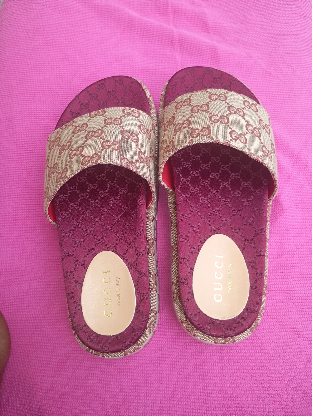 Gucci Women's Beige & Burgundy GG Logo Slide Sandals